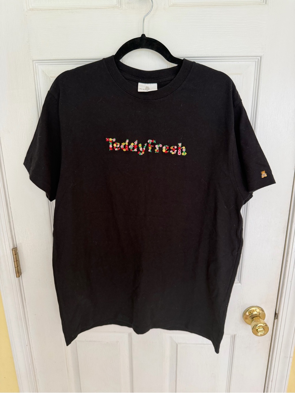 Teddy Fresh Floral Logo T Shirt Black Medium Embroidered Bear Sleeve